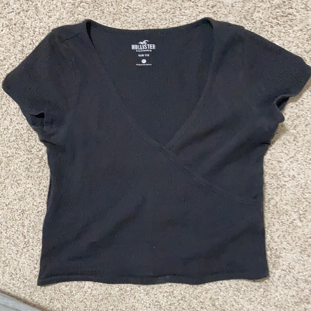 black cropped tee